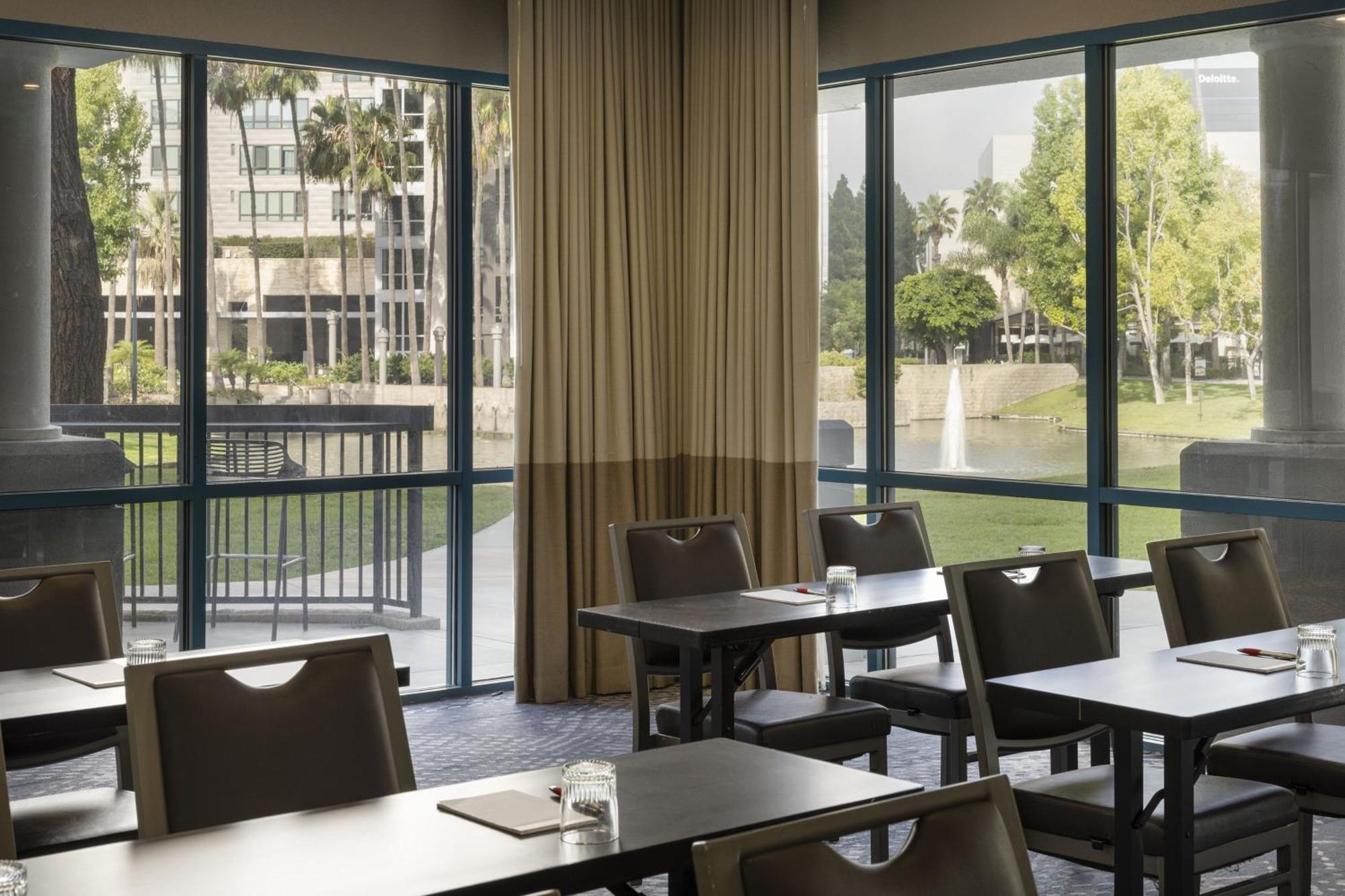 Hotel Costa Mesa Marriott Esterno foto