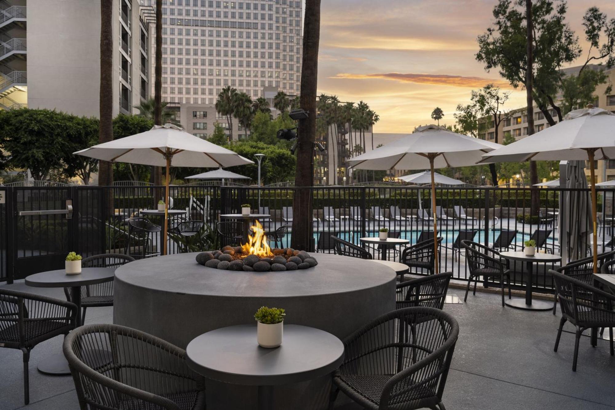 Hotel Costa Mesa Marriott Esterno foto